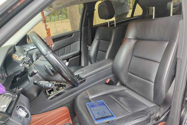 Used Mercedes-Benz E-Class 2013 E 260 L CGI Stylish Model
