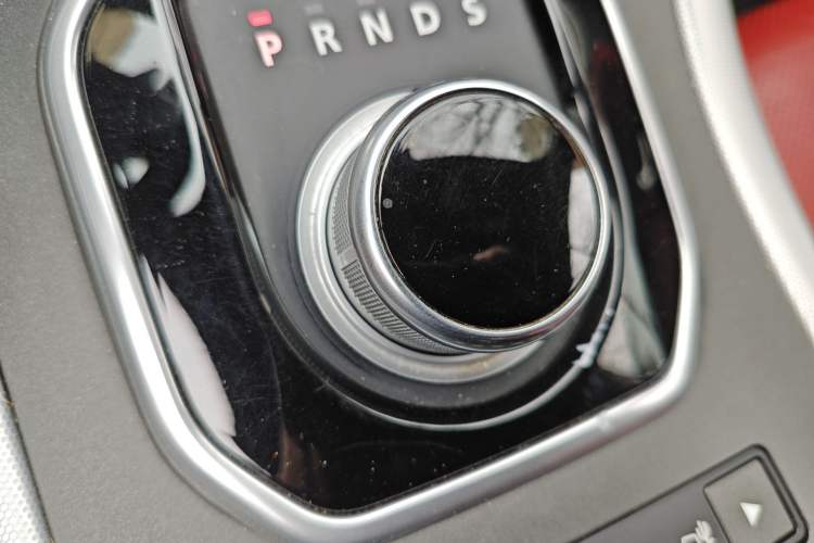 Used Land Rover Range Evoque 2012 2.0T 5-Door Ignite Edition Gear Lever