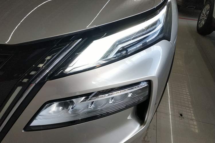 Used Nissan X-Trail 2023 e-POWER Ultra-Hybrid Dual-Motor All-Wheel-Drive Luxury Edition
