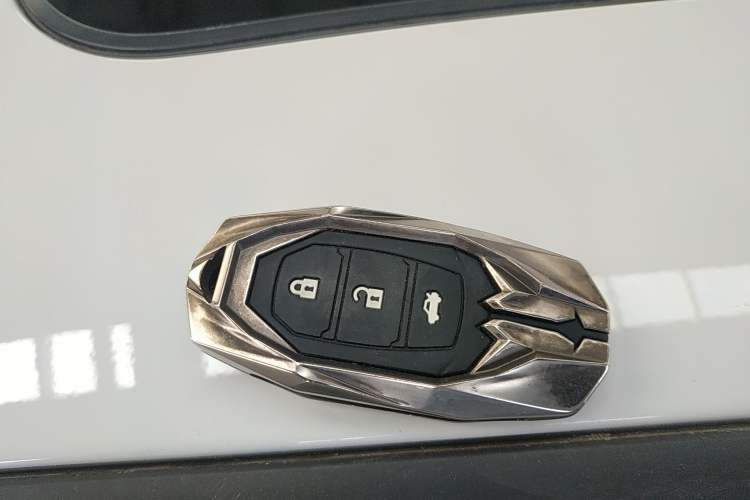 Used Hyundai Elantra 2023 1.5L CVT LUX Prestige Edition
