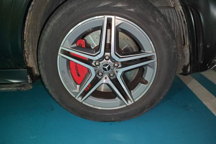 Used Mercedes-Benz GLE 2020 Restyled GLE 450 4MATIC Dynamic Edition Right Front Wheel Hub