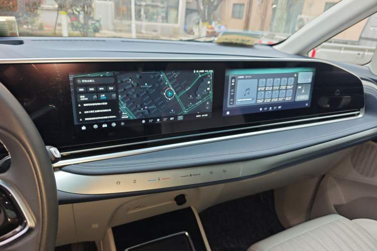 Used SAIC MAXUS G90 2024 2.0T Xingyun Seven-Seater Version