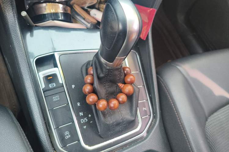 Used Volkswagen Golf Sportsvan 2016 230TSI Automatic Trend Edition Gear Lever