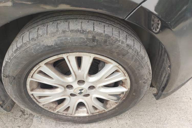 Used Roewe 550 2010 550 1.8L Manual Qiyue New Year Edition Right Front Wheel Hub