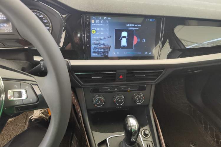 Used Volkswagen Lavida 2018 1.5L Automatic Comfort Edition China V Standard Audio And AC Panel