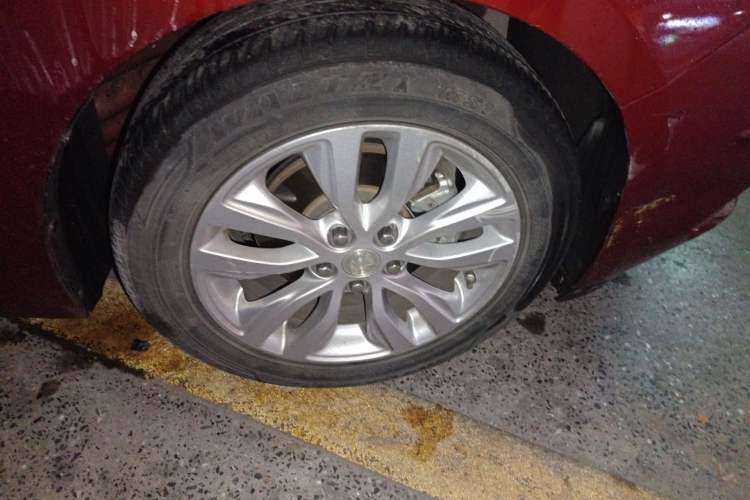 Used Buick GT 2021 Revised Version Flagship 1.5L Automatic Elite Edition Right Front Wheel Hub