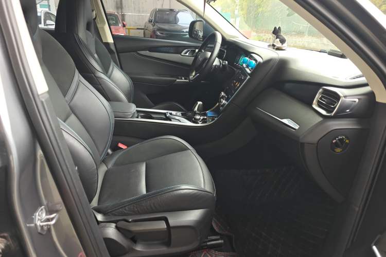 Used Lynk & Co 01 EM-P 2019 1.5T PHEV Jing Meeting China VI Emission Standards