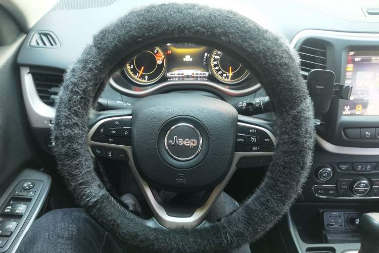 Used Jeep Cherokee 2017 2.0L Superior Edition