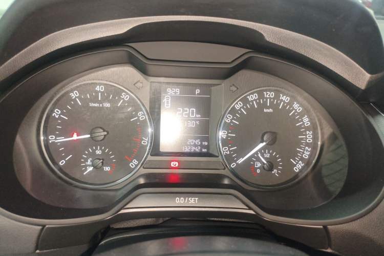 Used Skoda Octavia 2017 Classic Model 1.6L Automatic Comfort Edition Instrument Cluster