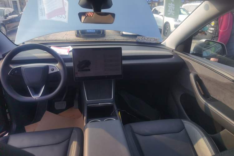 Used Tesla Model Y 2025 Long-Range All-Wheel Drive First Edition