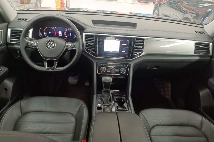 Used Volkswagen Teramont 2020 330TSI Two-Wheel-Drive Luxury Edition China VI Standard Center Console