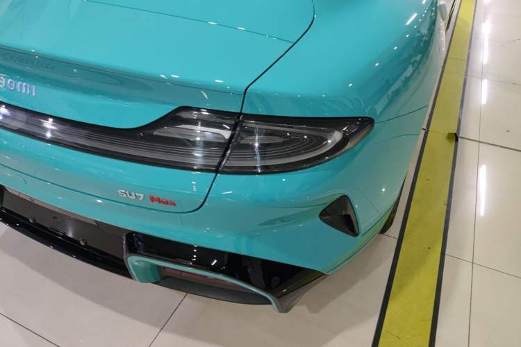 Used Xiaomi Auto SU7 2024 Four-Wheel Drive Ultra-Long Range Advanced Intelligent Driving Max Edition