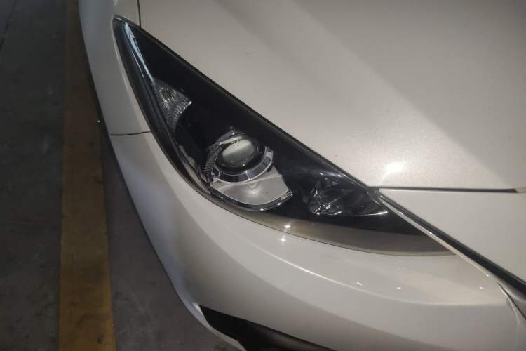 Used Mazda Mazda 3 Axela 2016 Sedan 1.5L Manual Luxury Model
