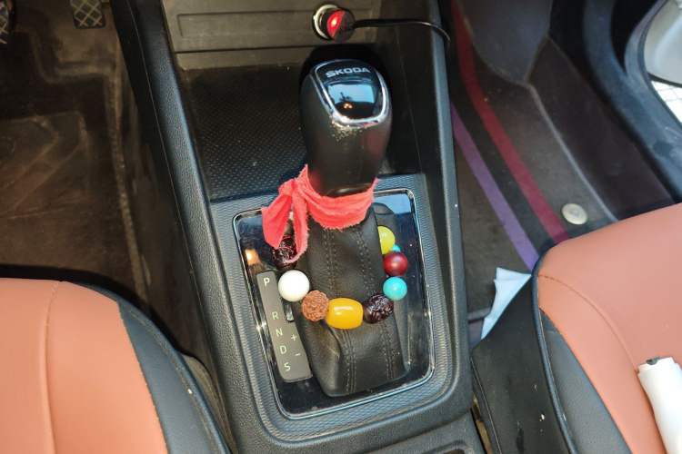 Used Skoda Kamiq 2020 1.5L Automatic Comfort Edition Gear Lever