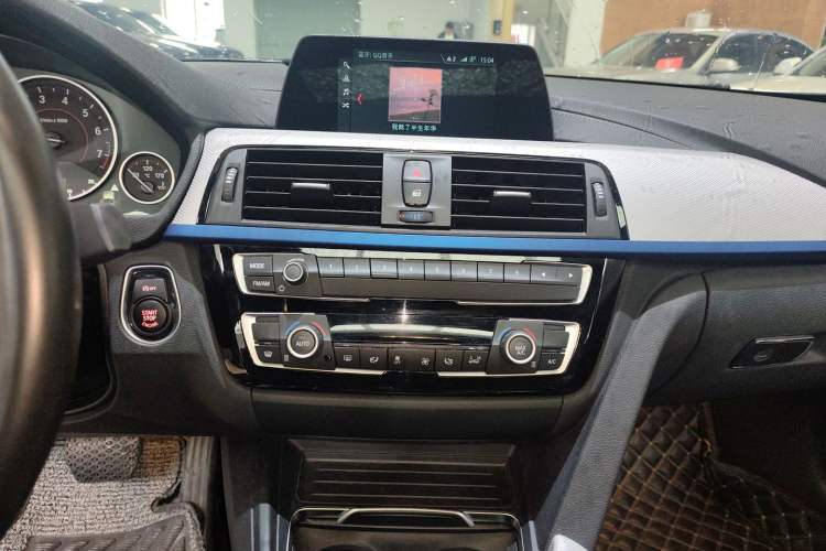 Used BMW 3 Series 2018 320i M Sport Package Audio And AC Panel