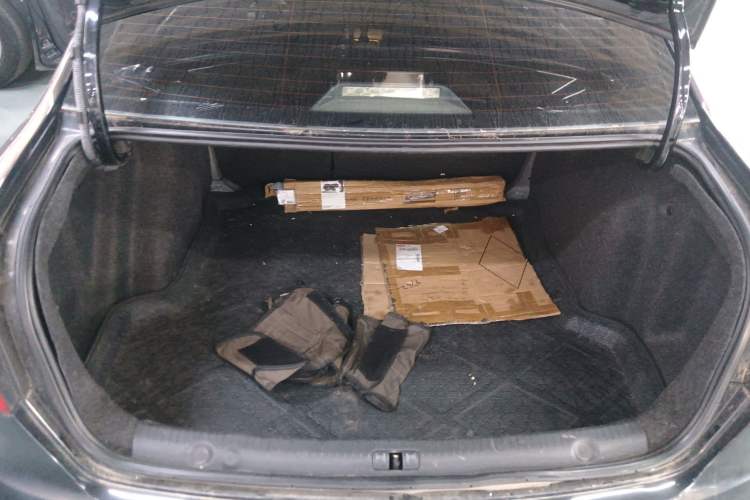 Used Volkswagen Lavida 2013 1.6L Manual Comfort Edition Trunk