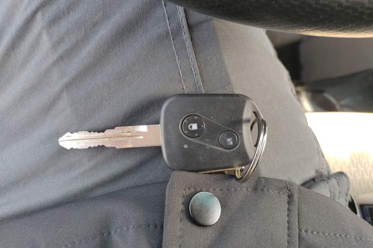 Used Jinbei Hiace X30 2023 1.5L Wealthy Van 2/5-Seater Non-Air-Conditioned Version SWC15M