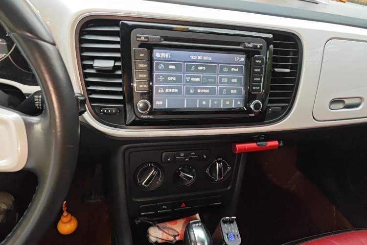 Used Volkswagen Beetle 2013 1.2TSI Comfort Model Audio And AC Panel