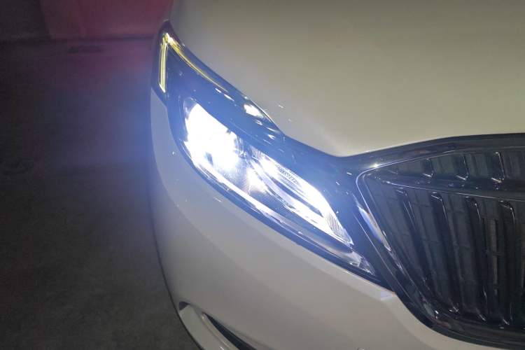 Used Buick GL8 2018 ES 28T Comfort Model China VI Standard
