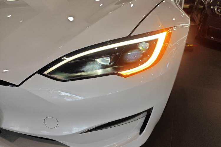 Used Tesla Model S 2023 Three-Motor All-Wheel-Drive Plaid Version
