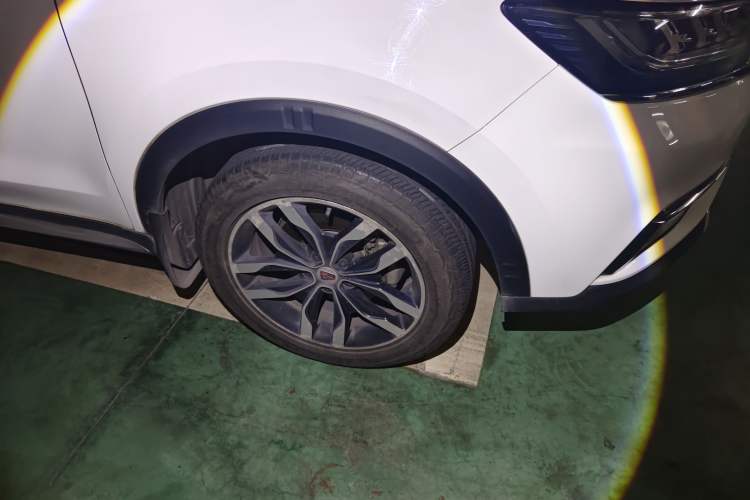 Used Roewe RX5 2018 20T Two-Wheel Drive Manual Internet Smart Edition
