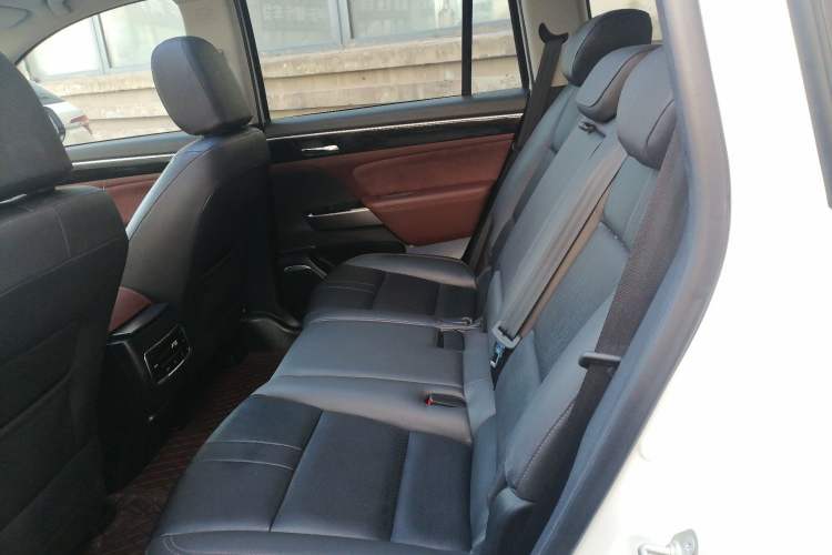 Used GAC Trumpchi GS8 2017 320T Two-Wheel Drive Luxury Smart Connectivity Version (7 Seats)
