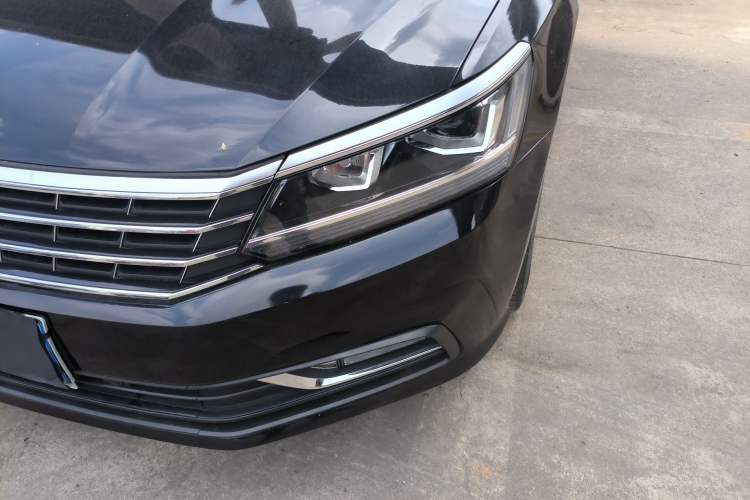 Used Volkswagen Passat 2017 330TSI DSG Luxury Edition Left Front Headlight