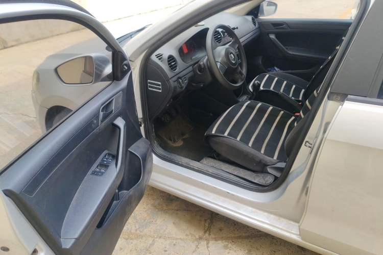 Used Volkswagen Jetta 2013 1.4L Manual Fashion Model Driver Seat