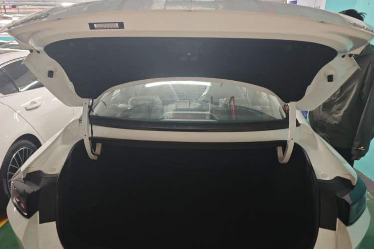 Used CHANGAN Eado 2025 Blue Whale 1.5T 500Bar Prestige Model
