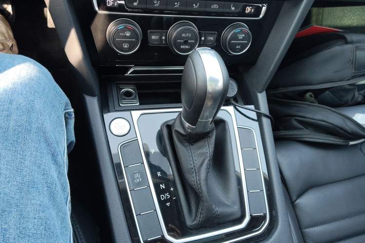 Used Volkswagen Magotan 2018 Facelift 330TSI DSG Luxury Model Gear Lever