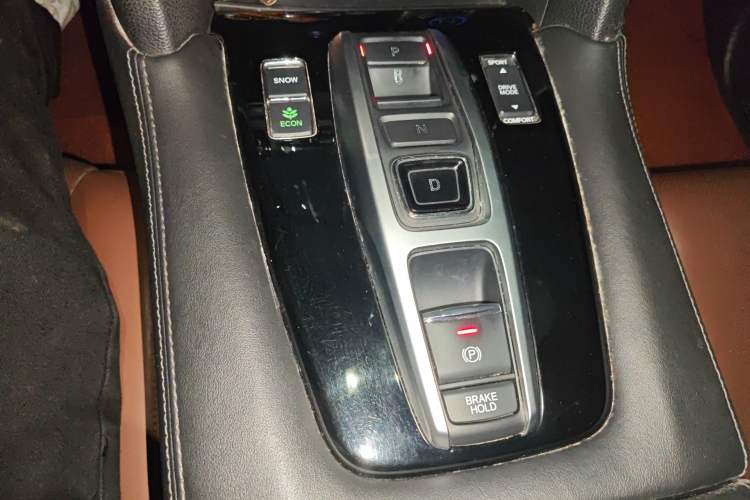 Used Honda UR-V 2017 370TURBO Four-Wheel Drive Prestige Edition China V Gear Lever