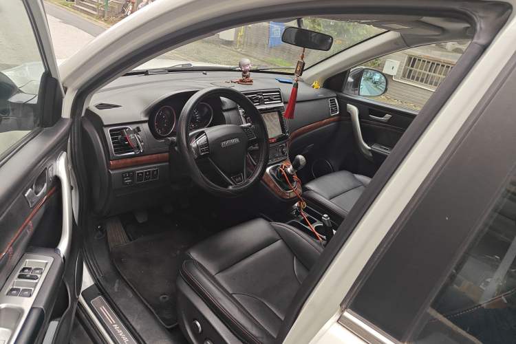 Used Haval H6 2015 Revised Version Sport Edition 1.5T Manual Transmission Two-Wheel Drive Elite Grade
