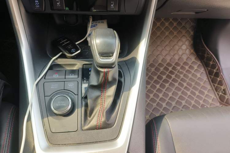 Used Toyota Wildlander New Energy 2021 High-Performance Edition 2.5L Two-Wheel Drive Powerful Version
