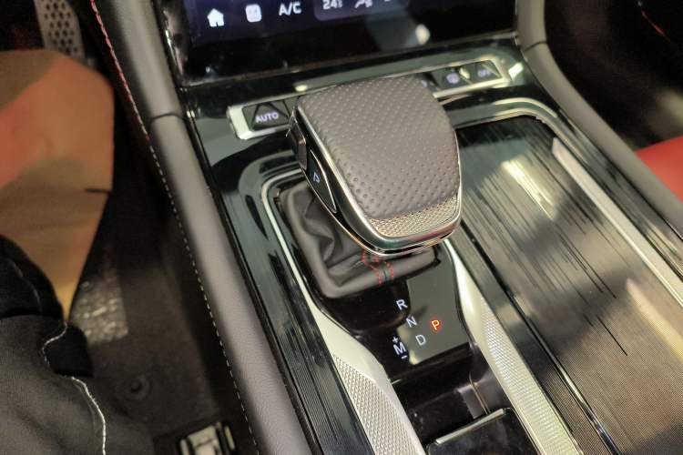 Used Hongqi H6 2025 2.0T ZhiShang Version Gear Lever