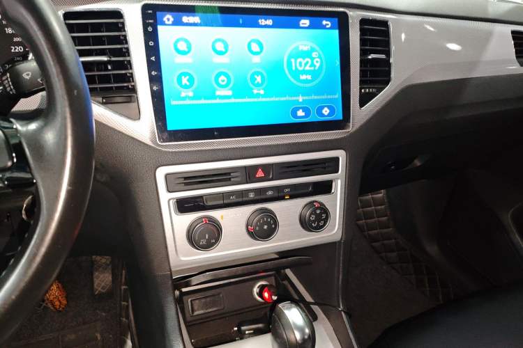 Used Volkswagen Golf Sportsvan 2016 180TSI Automatic Trend Model Audio And AC Panel