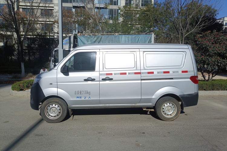 Used Jinbei Hiace X30 2023 1.5L Super-Enjoyment Van 2/5 Seats Non-Air-Conditioned Version SWC15M