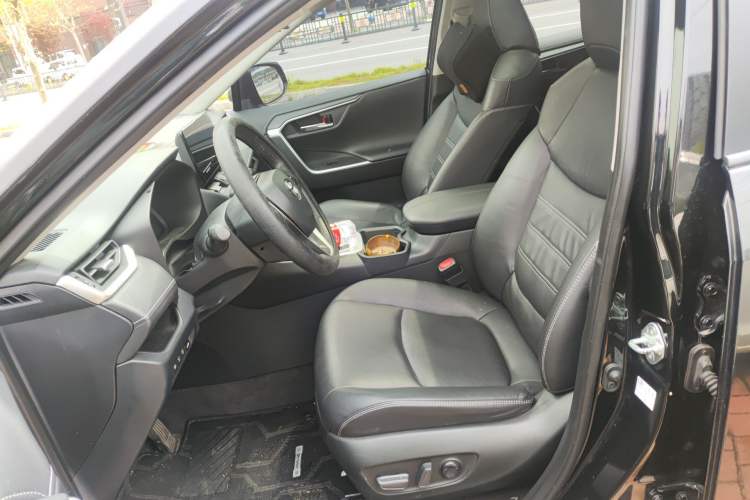 Used Toyota RAV4 2023 2.0L CVT Two-Wheel Drive Fashion Plus Edition Left Front Seat