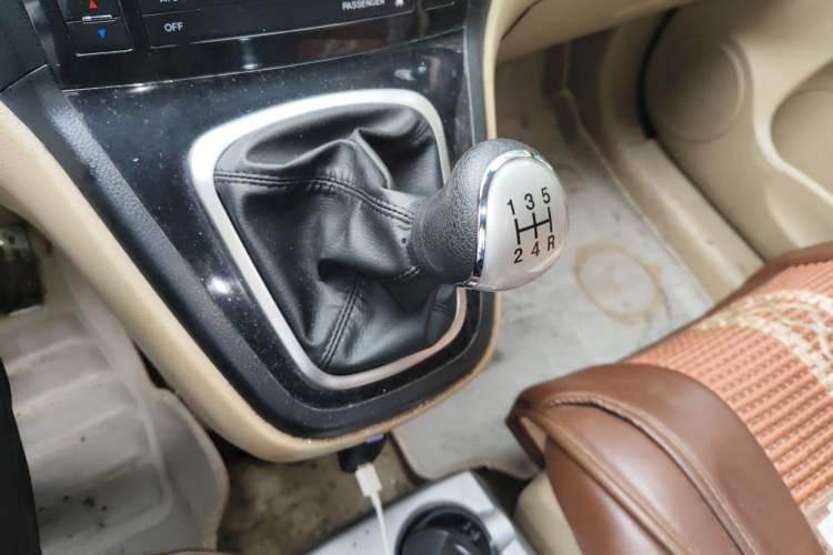 Used Haval H6 2011 2.0L Manual Two-Wheel Drive Elite Version Gear Lever