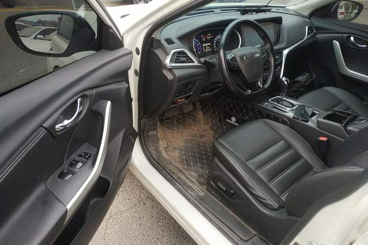 Used Venucia T90 2018 2.0L CVT Smart Connect Prestige Version China VI Standard
