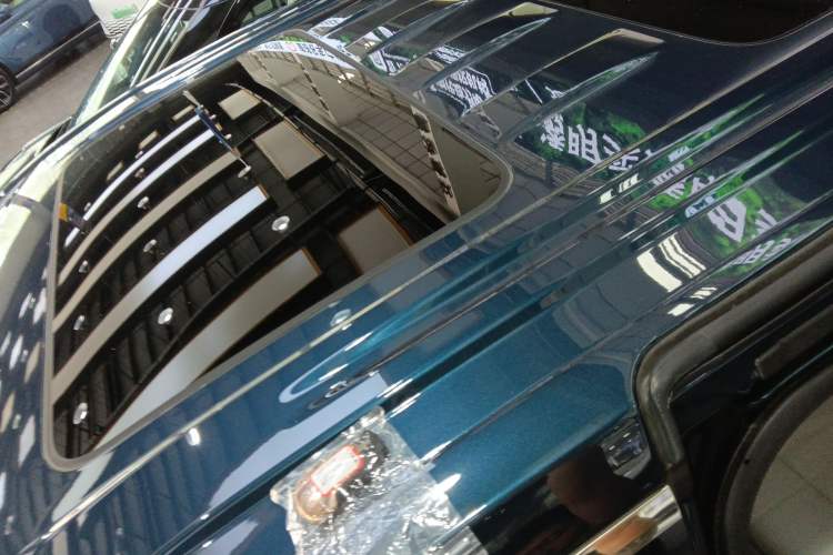 Used VOYAH Dream 2025 PHEV Four-Wheel-Drive Flagship Kunpeng Edition Roof