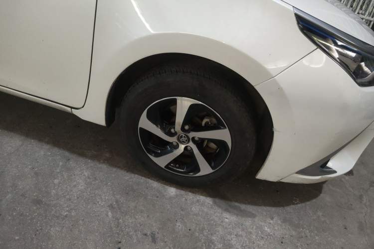 Used Toyota Levin 2017 Revised Dual-Engine 1.8H GS E-CVT Elite Sunroof Version China V Standard Right Front Wheel Hub