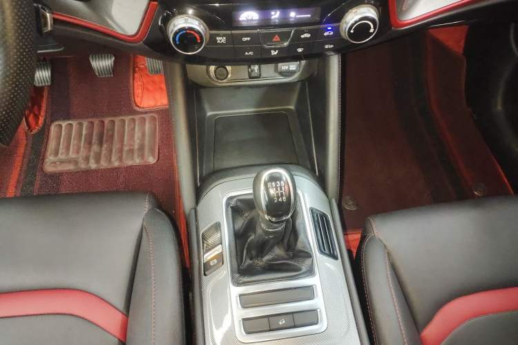 Used Changan CS55 2018 1.5T Manual Colorful Model China V Standard