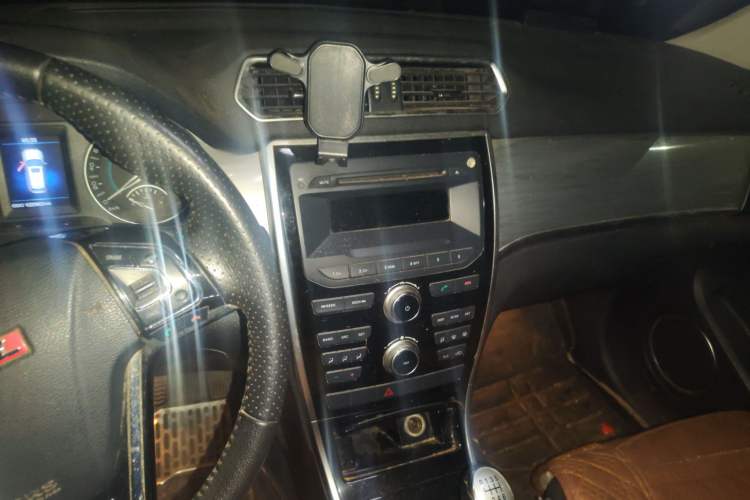 Used Haval H2 2014 1.5T Manual Two-Wheel Drive Urban Edition
