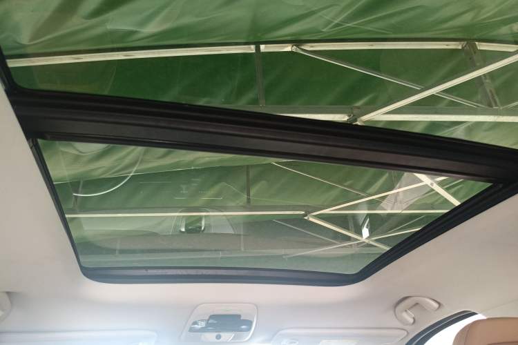 Used Nio ES8 2018 355 km Base Version 7-Seater Edition Headliner