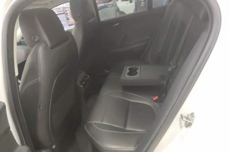 Used Jaguar XE 2017 2.0T 200 PS R-Sport
