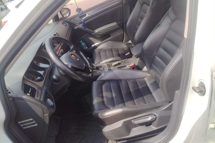 Used Volkswagen Golf 2014 1.4TSI Automatic Luxury Model Left Front Seat