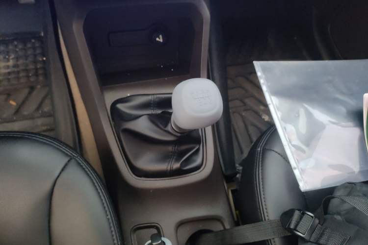 Used Wuling Hongguang 2021 1.5L Facelifted S Comfort Version with Electric Power Steering LAR Gear Lever