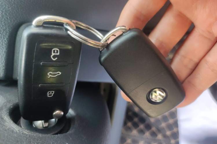 Used Volkswagen Polo 2016 1.6L Automatic Comfort Model
