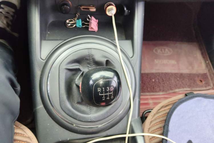 Used Kia Sportage R 2012 2.0L Manual Two-Wheel Drive GL Trim
