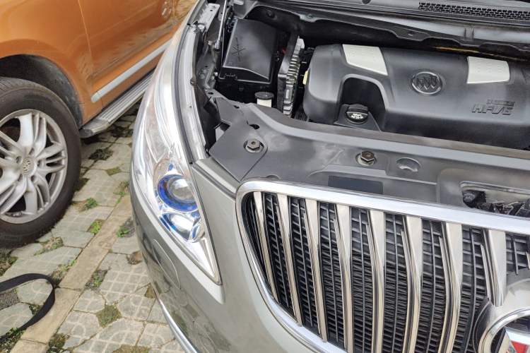 Used Buick GL8 2014 3.0L GT Luxury Business Haoya Edition Right Front Headlight